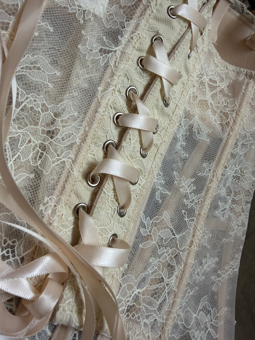 Romantic Hard-Padded Underwire Corset